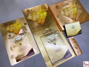 Bộ lịch độc quyền in ép nhũ – Sang trọng & đẳng cấp cho doanh nghiệp